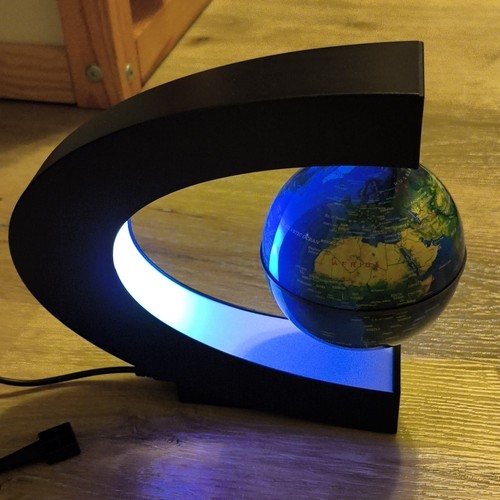 Schwebender globus - schwebender,